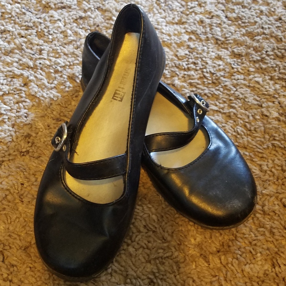Girls shoes